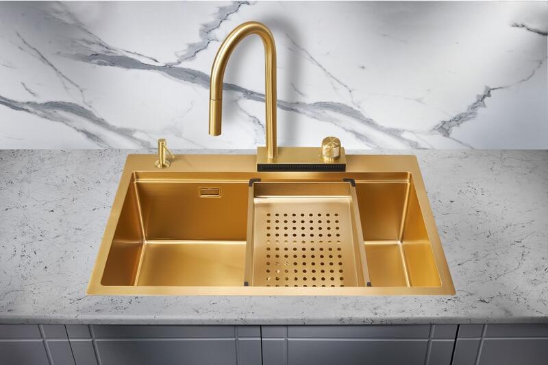 Мойка для кухни Milacio Denia 75 Steel MC.77428 в комплекте со смесителем и коландером брашированное золото — изображение 6